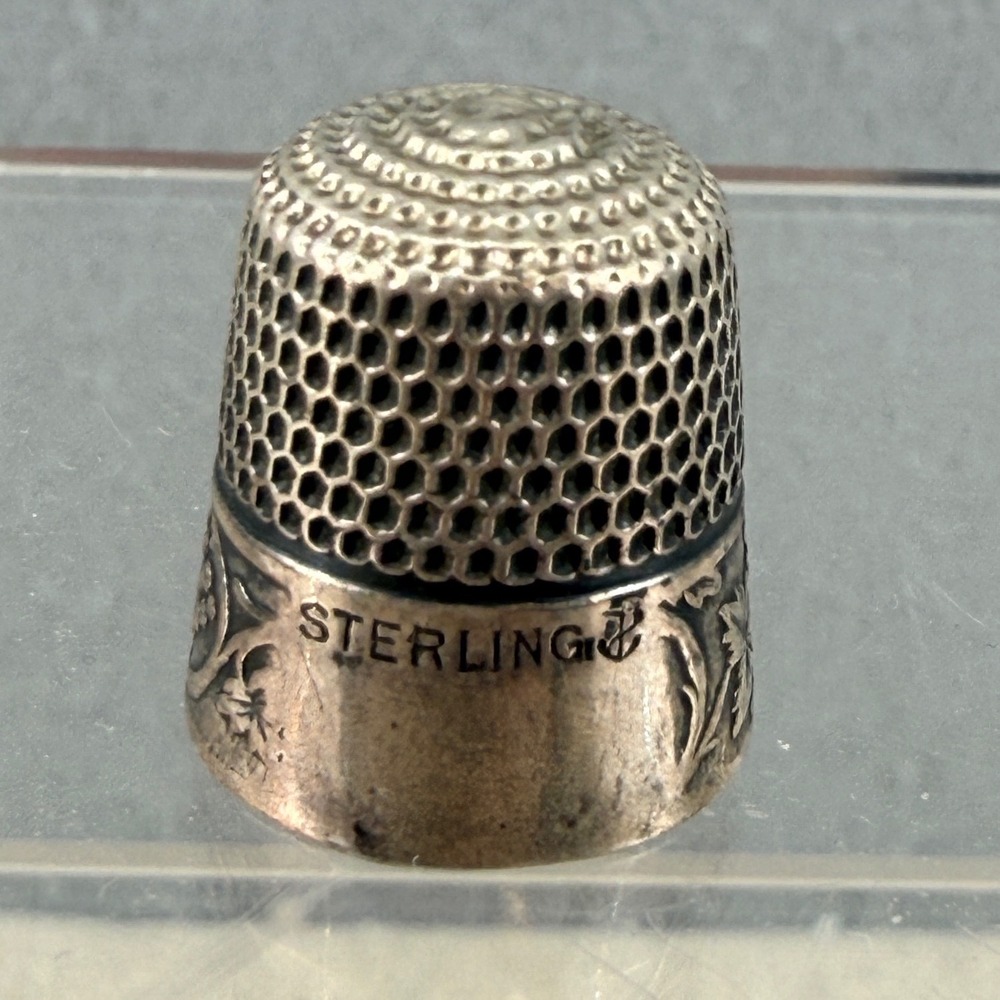 Antique Simons Bros Sterling Silver Thimble Grape‎ Vine Repousse Size 7